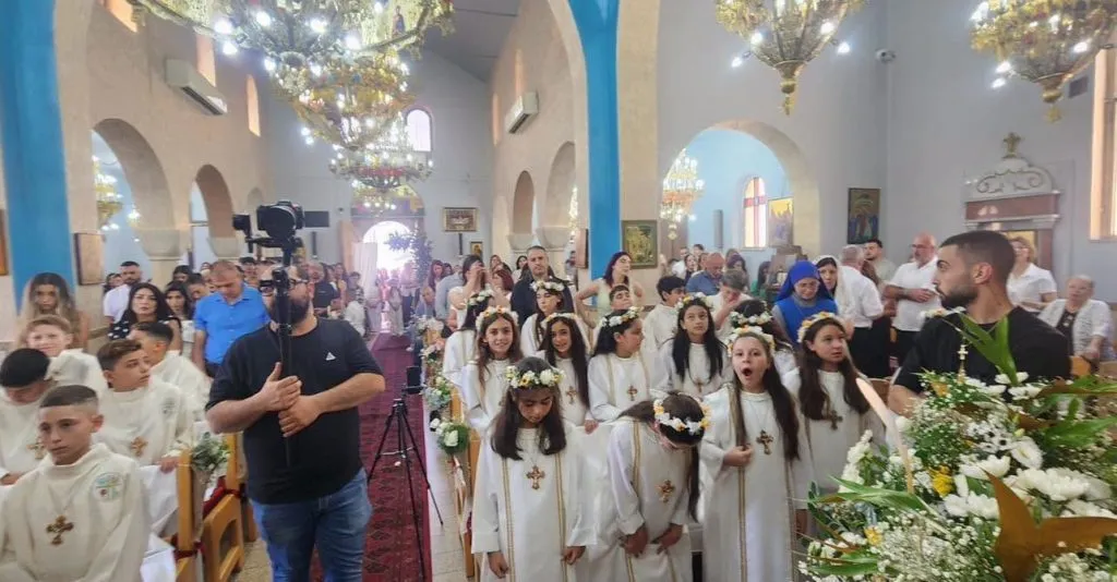 بحضور سيادة المطران يوسف متى: الرامة تحتفل بعيد رقاد السيدة العذراء والمناولة الاحتفالية لثلاثين طفلًا وطفلة
