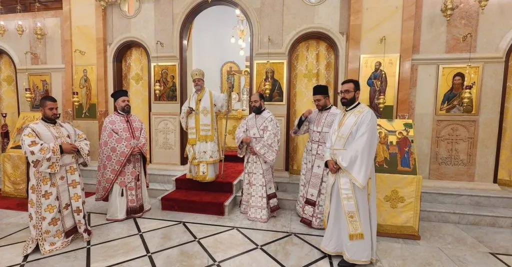 سيادة المطران يوسف متى يمنح رتبتي القارئ والشماس المساعد (الرسائلي) لبشارة واصف سروجي